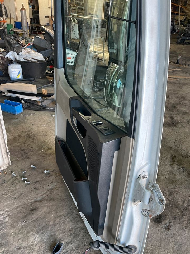 Actros MP4 Fahrertür, Tür Links Weiß Spiegel Innenverkleidung - Dörr och reservdelar för Lastbil: bild 5 Actros MP4 Fahrertür, Tür Links Weiß Spiegel Innenverkleidung - Dörr och reservdelar för Lastbil: bild 5