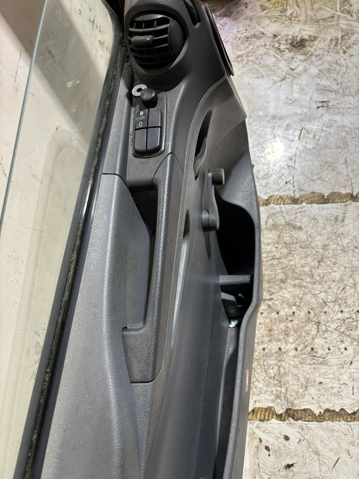 Atego Fahrertür,weiß, Innenverkleidung, manu-fensterheber, LN 16 - Dörr och reservdelar för Lastbil: bild 5 Atego Fahrertür,weiß, Innenverkleidung, manu-fensterheber, LN 16 - Dörr och reservdelar för Lastbil: bild 5