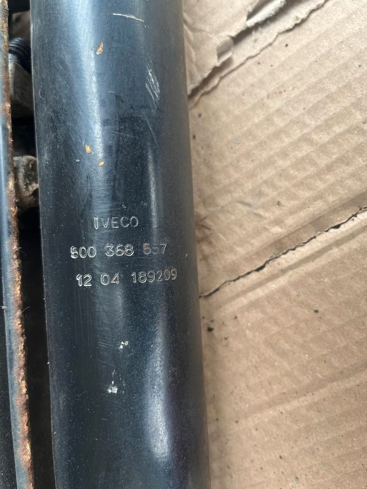 IVECO Stralis 450 Hydraulikzylinder Kippzylinder 500368557 - Hydraulcylinder för Lastbil: bild 2 IVECO Stralis 450 Hydraulikzylinder Kippzylinder 500368557 - Hydraulcylinder för Lastbil: bild 2