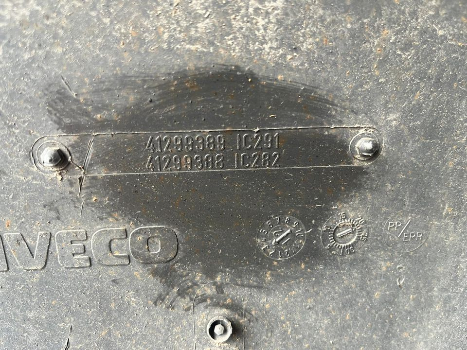 IVECO Stralis 450 Kotflügel vorne links 41299389 / 41299388 - Vinge för Lastbil: bild 2 IVECO Stralis 450 Kotflügel vorne links 41299389 / 41299388 - Vinge för Lastbil: bild 2