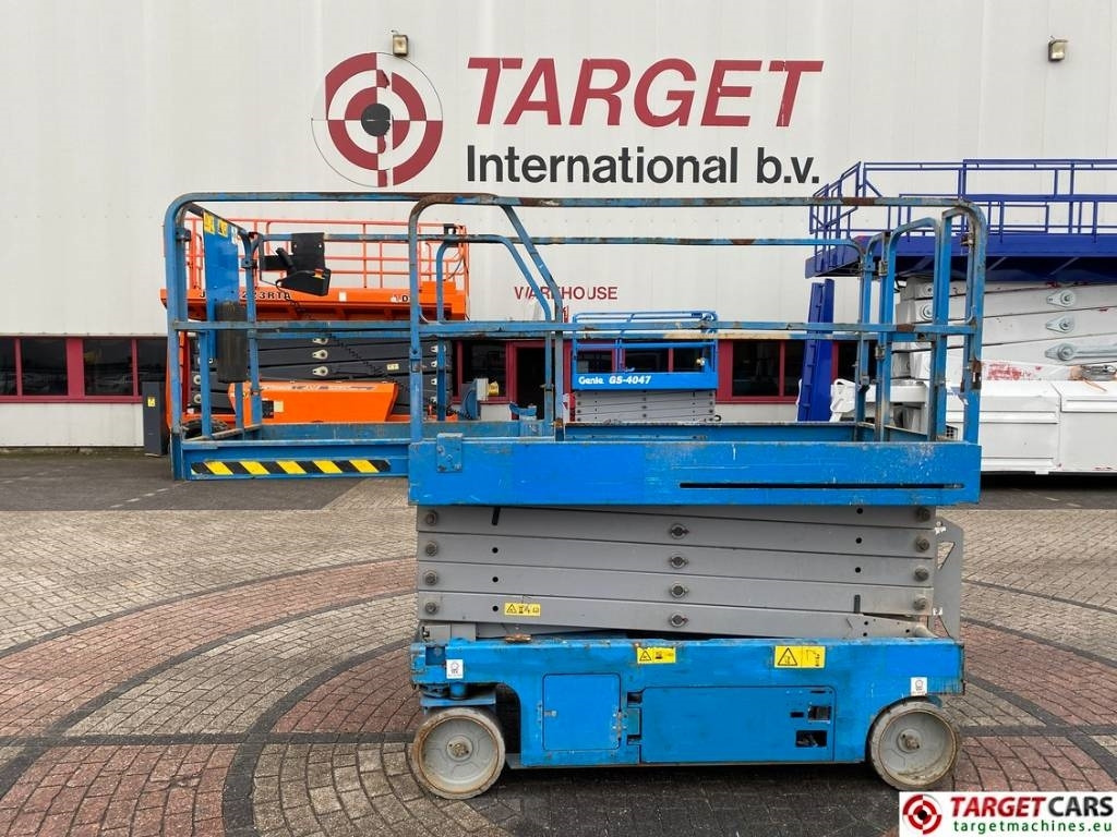 Genie GS-3246 Electric Scissor Work Lift 1175cm - Saxlift: bild 4 Genie GS-3246 Electric Scissor Work Lift 1175cm - Saxlift: bild 4