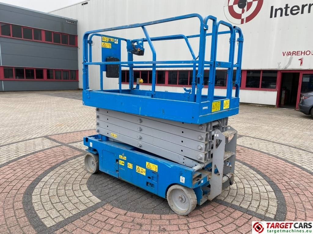 Genie GS-3246 Electric Scissor Work Lift 1175cm - Saxlift: bild 4 Genie GS-3246 Electric Scissor Work Lift 1175cm - Saxlift: bild 4