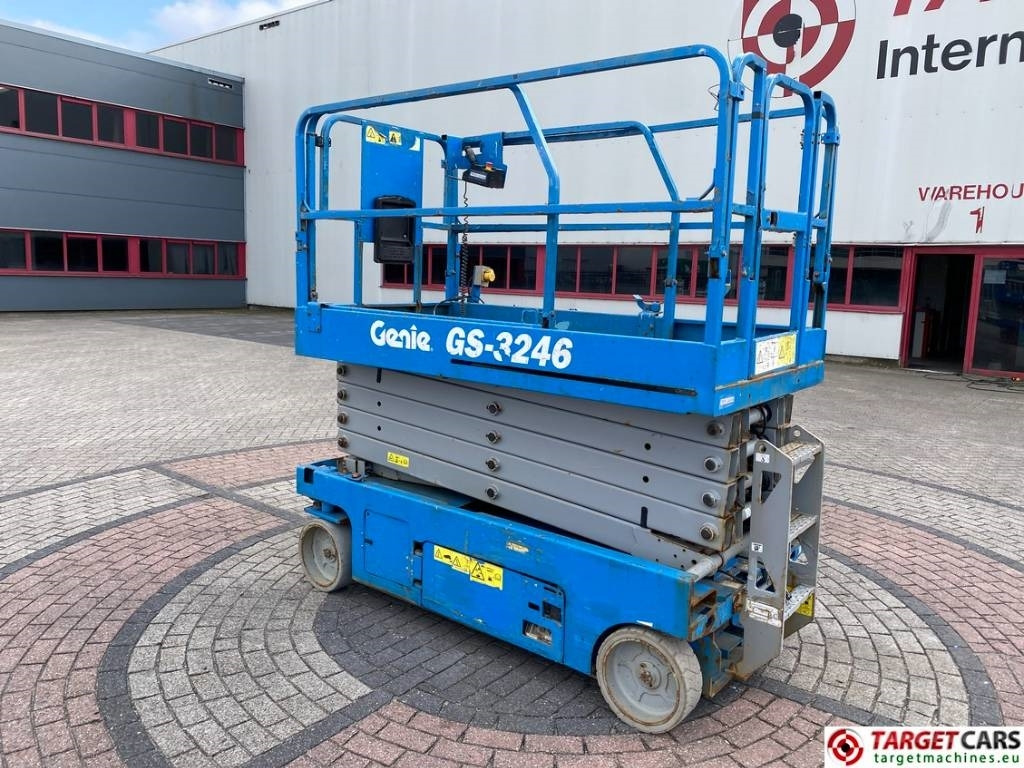 Genie GS-3246 Electric Scissor Work Lift 1175cm - Saxlift: bild 4 Genie GS-3246 Electric Scissor Work Lift 1175cm - Saxlift: bild 4