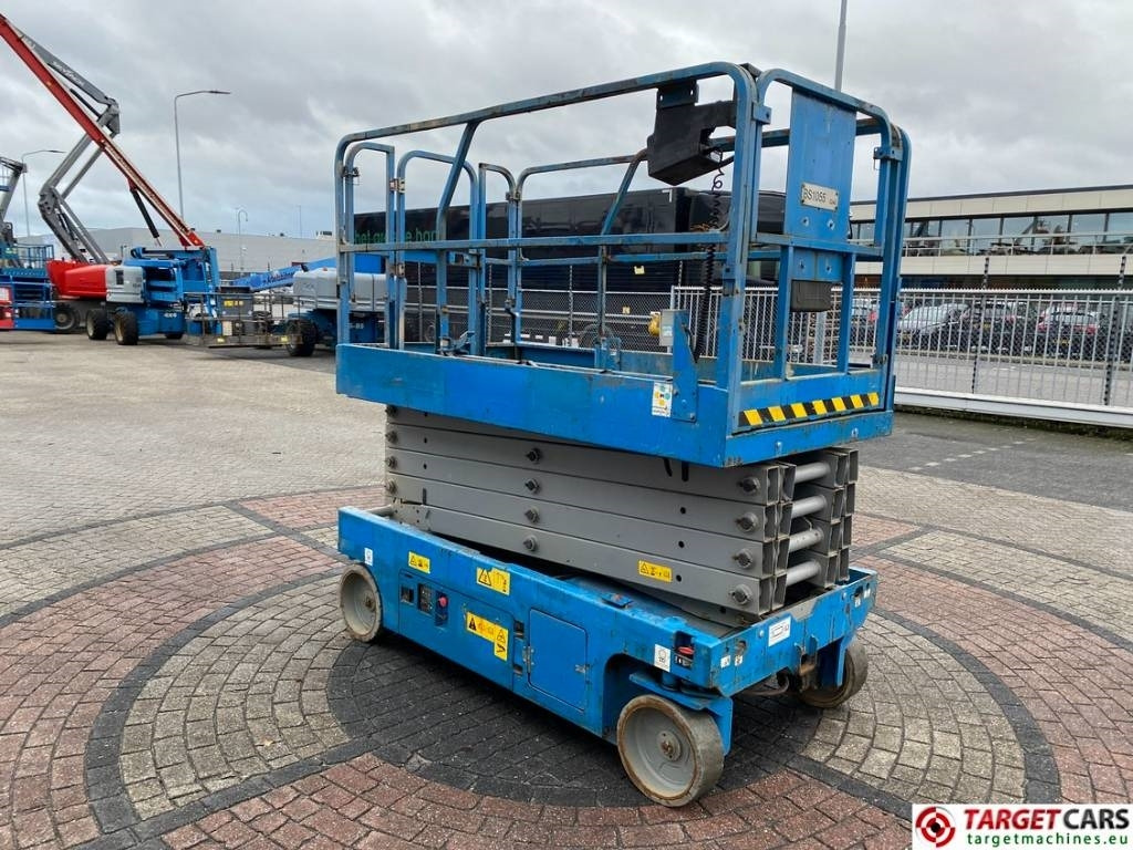 Genie GS-3246 Electric Scissor Work Lift 1175cm - Saxlift: bild 2 Genie GS-3246 Electric Scissor Work Lift 1175cm - Saxlift: bild 2