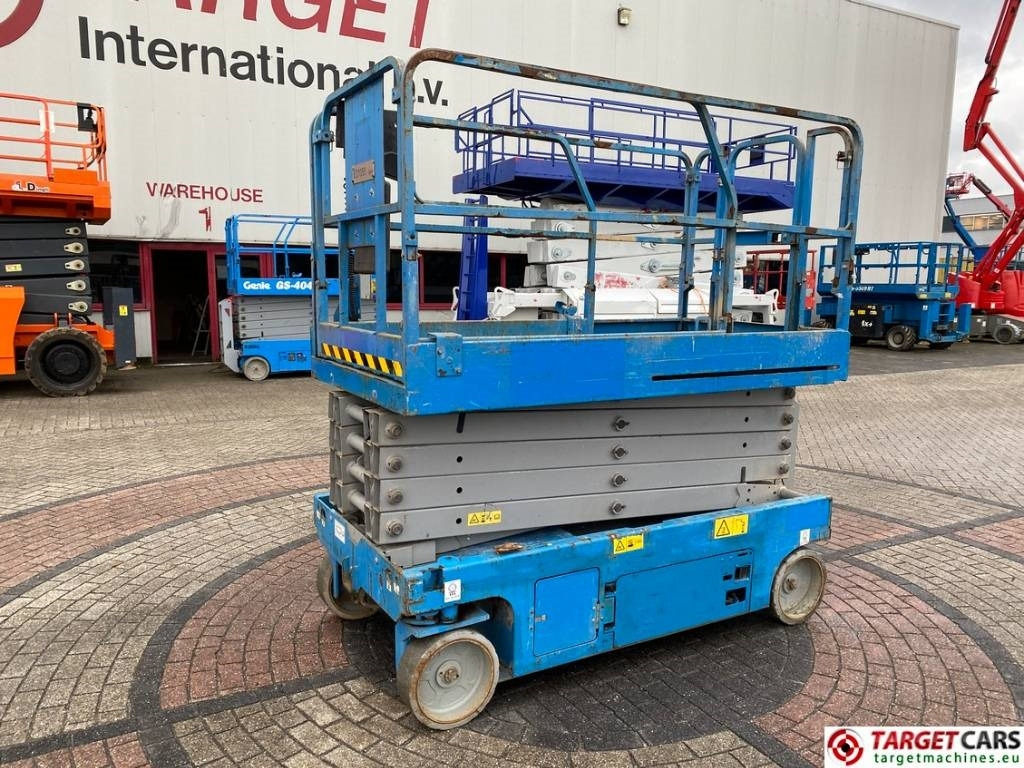 Genie GS-3246 Electric Scissor Work Lift 1175cm - Saxlift: bild 1 Genie GS-3246 Electric Scissor Work Lift 1175cm - Saxlift: bild 1