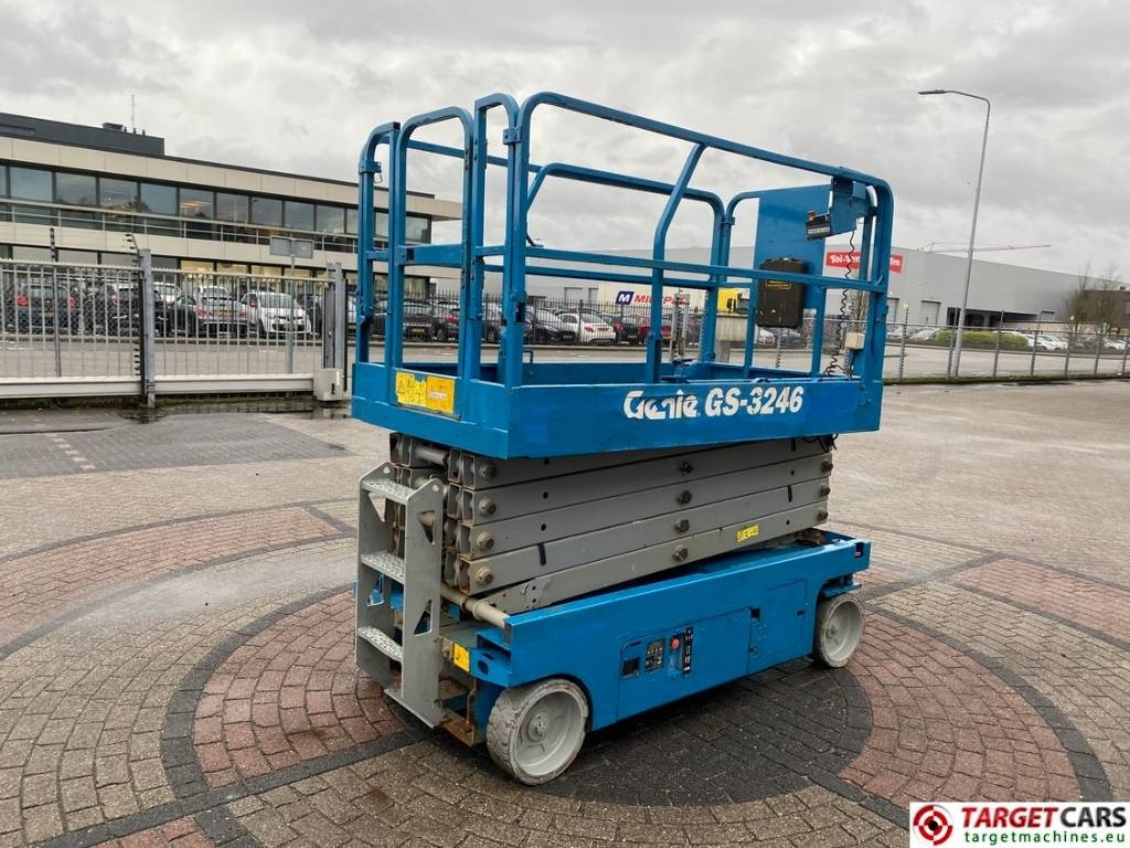 Genie GS-3246 Electric Scissor Work Lift 1175cm - Saxlift: bild 3 Genie GS-3246 Electric Scissor Work Lift 1175cm - Saxlift: bild 3
