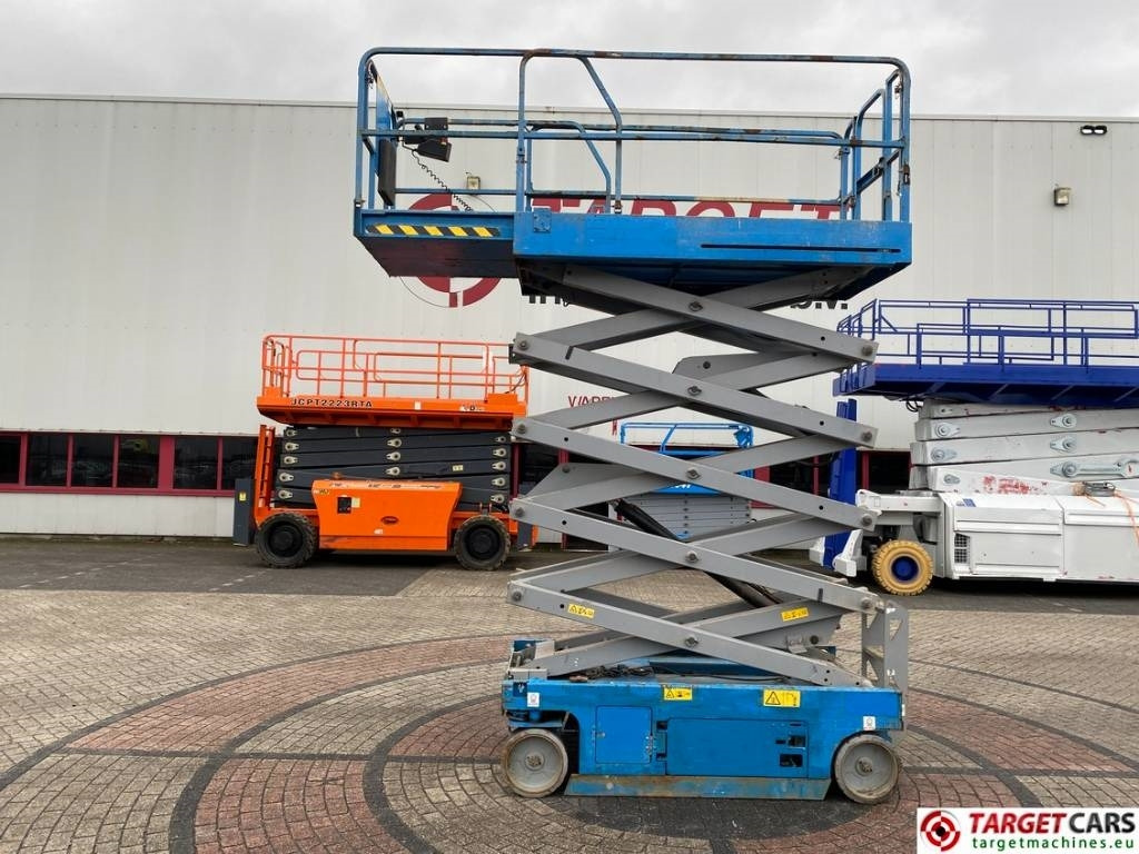 Genie GS-3246 Electric Scissor Work Lift 1175cm - Saxlift: bild 5 Genie GS-3246 Electric Scissor Work Lift 1175cm - Saxlift: bild 5