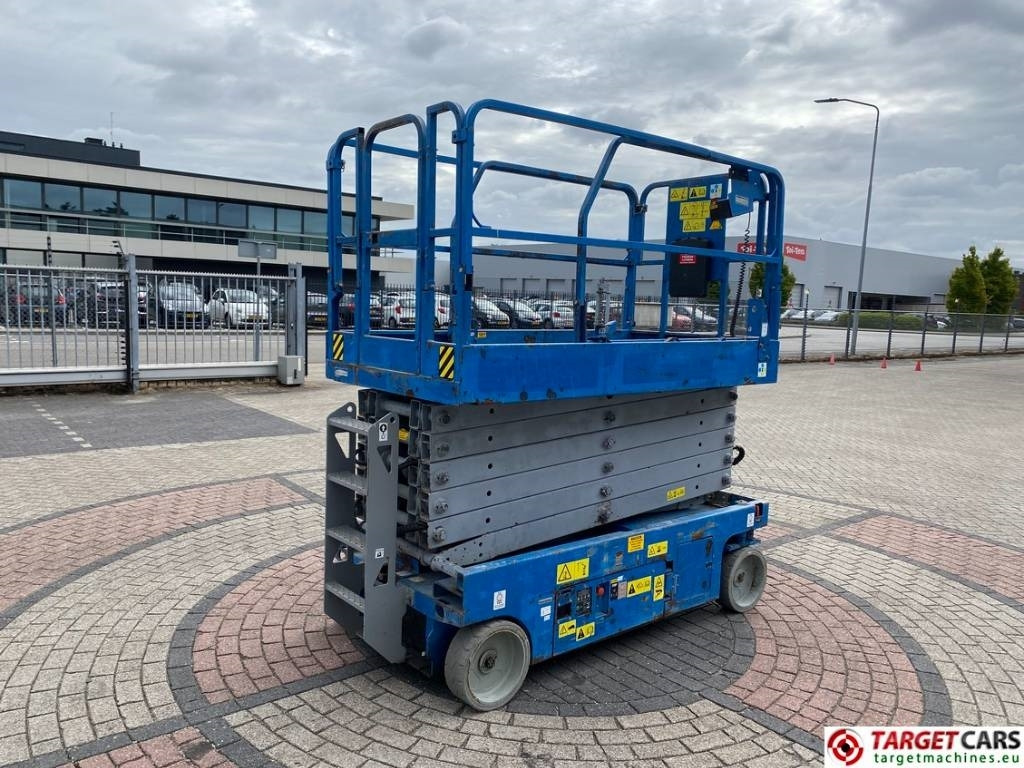 Genie GS-4047 Electric Scissor Work Lift 1389cm - Saxlift: bild 3 Genie GS-4047 Electric Scissor Work Lift 1389cm - Saxlift: bild 3