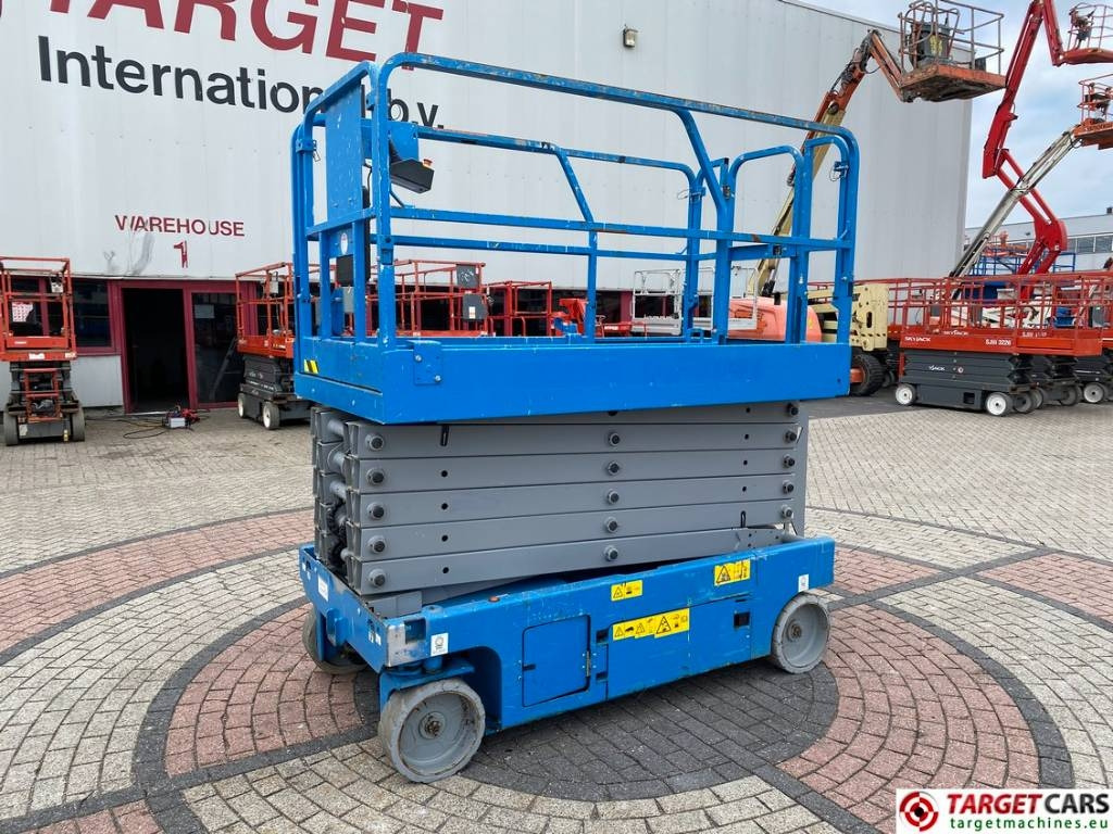 Genie GS-4047 Electric Scissor Work Lift 1389cm - Saxlift: bild 1 Genie GS-4047 Electric Scissor Work Lift 1389cm - Saxlift: bild 1