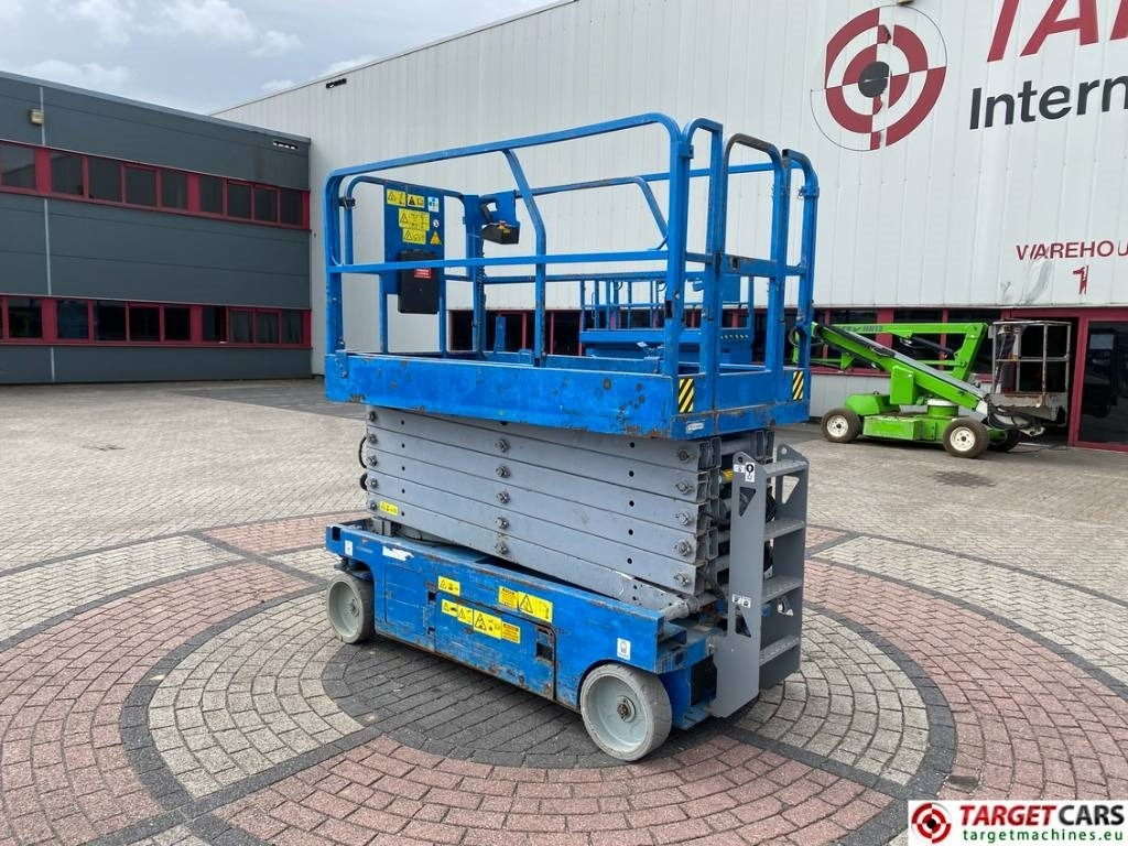 Genie GS-4047 Electric Scissor Work Lift 1389cm - Saxlift: bild 4 Genie GS-4047 Electric Scissor Work Lift 1389cm - Saxlift: bild 4
