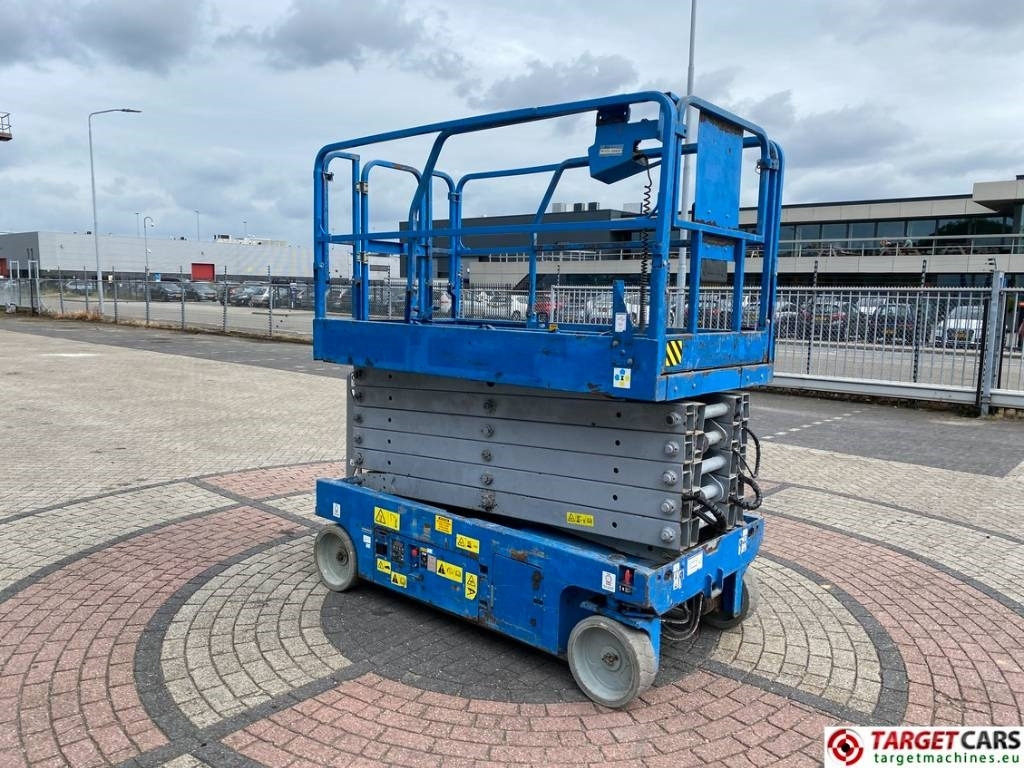 Genie GS-4047 Electric Scissor Work Lift 1389cm - Saxlift: bild 2 Genie GS-4047 Electric Scissor Work Lift 1389cm - Saxlift: bild 2