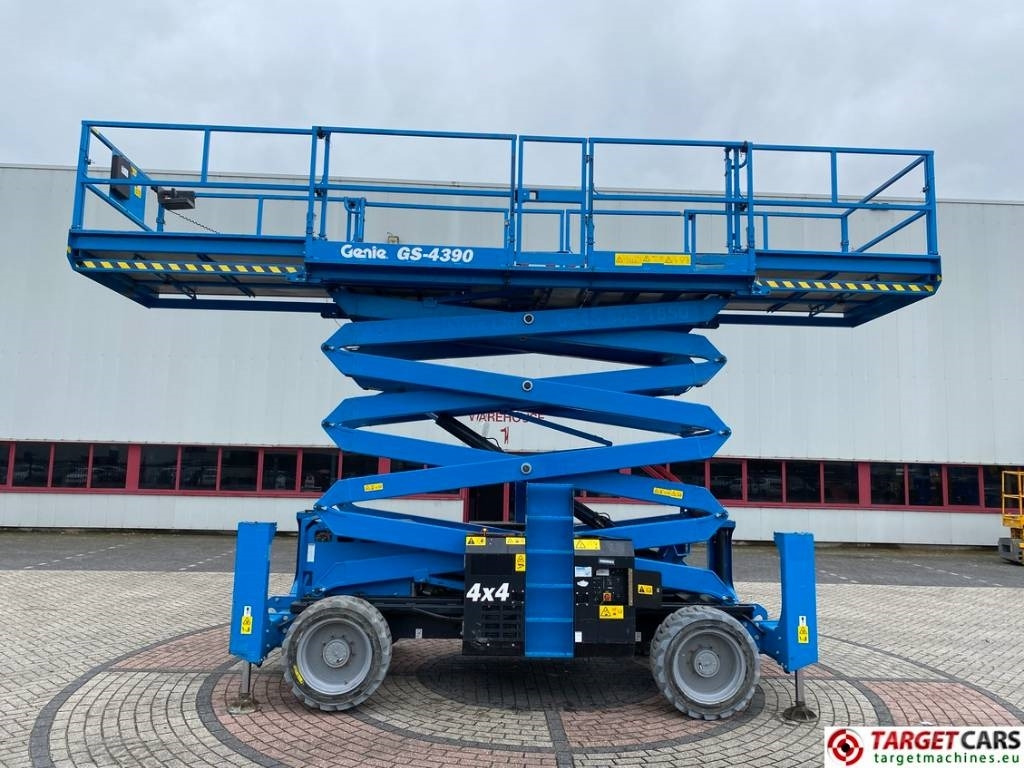 Genie GS-4390 RT LPG 4x4 Scissor Work Lift 1511cm - Saxlift: bild 5 Genie GS-4390 RT LPG 4x4 Scissor Work Lift 1511cm - Saxlift: bild 5