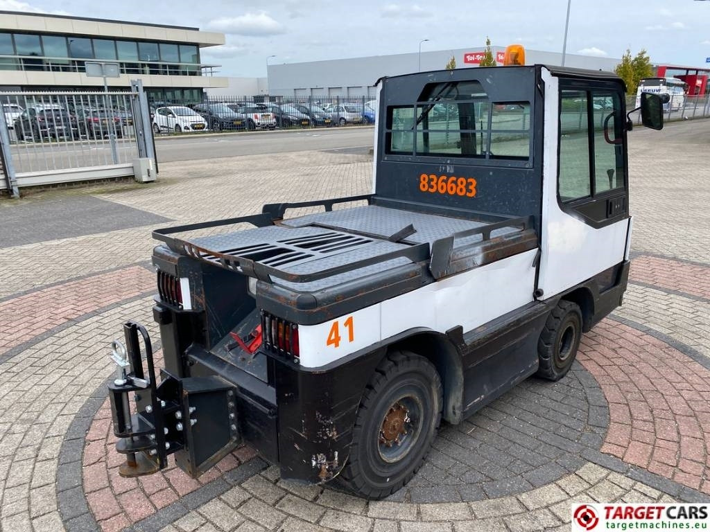 Linde P250 Tow Tug Truck Tractor Electric 80V max 25T - Kommunaltraktor: bild 3 Linde P250 Tow Tug Truck Tractor Electric 80V max 25T - Kommunaltraktor: bild 3