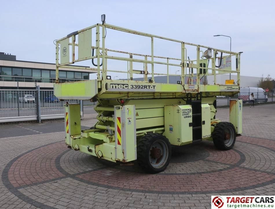 MEC 3392RT-T Diesel 4x4 Scissor Work LIft 1200cm - Saxlift: bild 3 MEC 3392RT-T Diesel 4x4 Scissor Work LIft 1200cm - Saxlift: bild 3