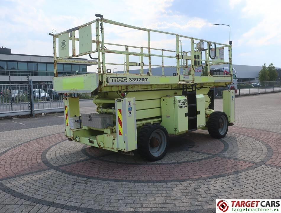 MEC 3392RT-T Diesel 4x4 Scissor Work Lift 1200cm - Saxlift: bild 3 MEC 3392RT-T Diesel 4x4 Scissor Work Lift 1200cm - Saxlift: bild 3