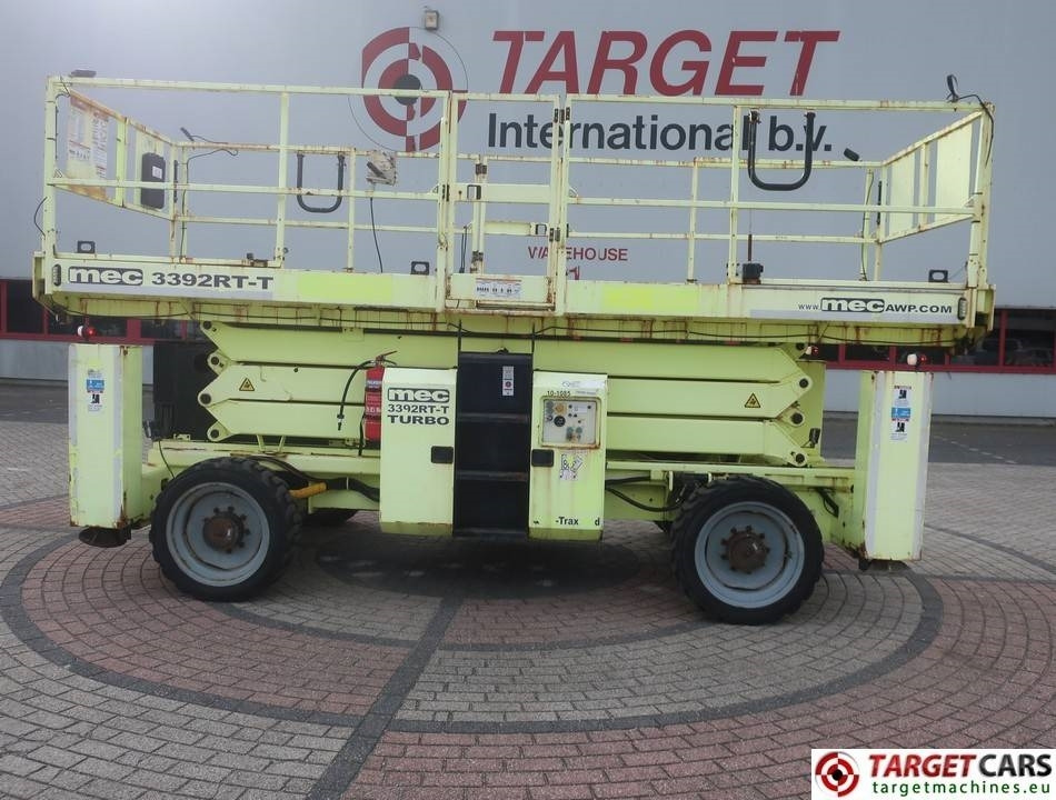 MEC 3392RT-T Diesel 4x4 Scissor Work Lift 1200cm - Saxlift: bild 5 MEC 3392RT-T Diesel 4x4 Scissor Work Lift 1200cm - Saxlift: bild 5
