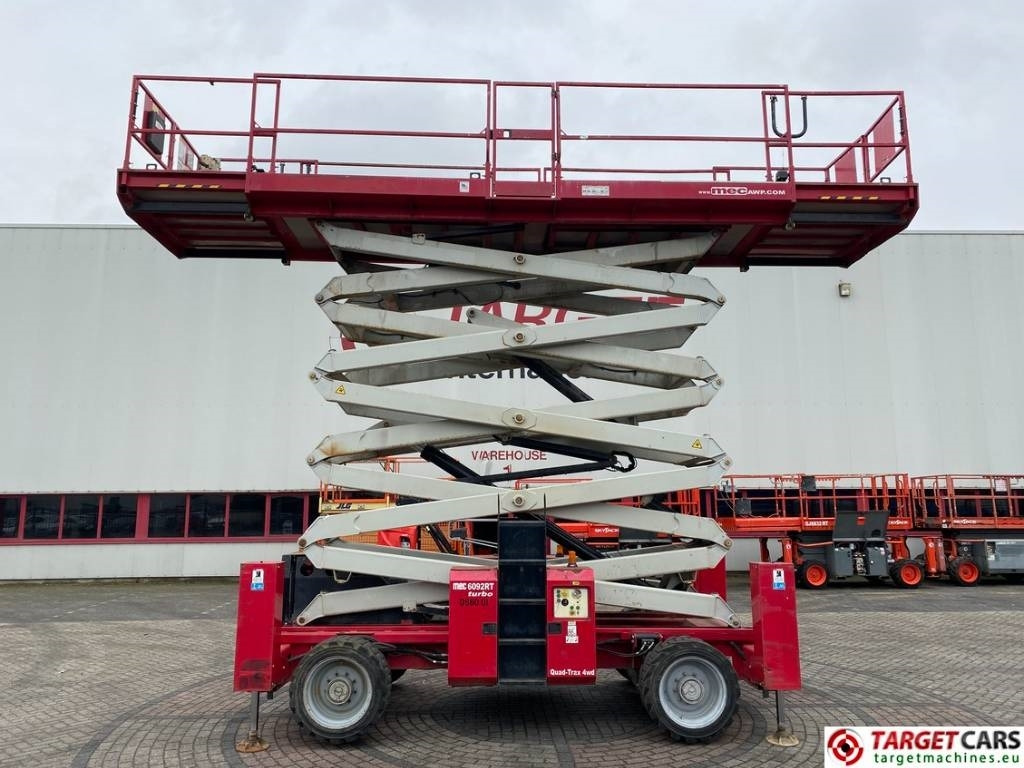 MEC 6092RT Diesel 4x4 Scissor Work LIft 2020cm - Saxlift: bild 5 MEC 6092RT Diesel 4x4 Scissor Work LIft 2020cm - Saxlift: bild 5