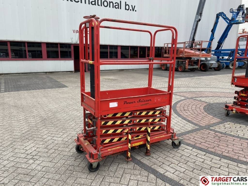 Power Scissor PS600 Manual Scissor Lift 600cm DEFECT - Saxlift: bild 1 Power Scissor PS600 Manual Scissor Lift 600cm DEFECT - Saxlift: bild 1