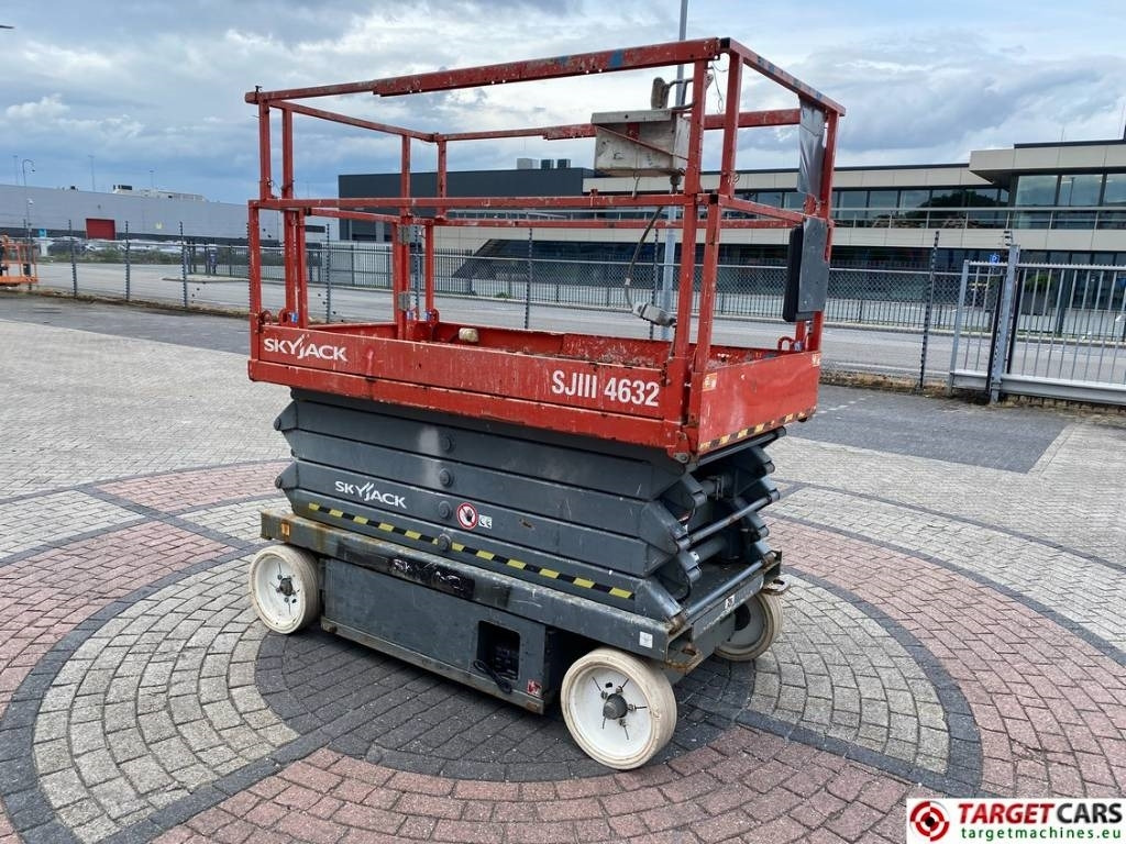 SkyJack SJIII-4632 Electric 4632 Scissor Work Lift 1170cm - Saxlift: bild 2 SkyJack SJIII-4632 Electric 4632 Scissor Work Lift 1170cm - Saxlift: bild 2