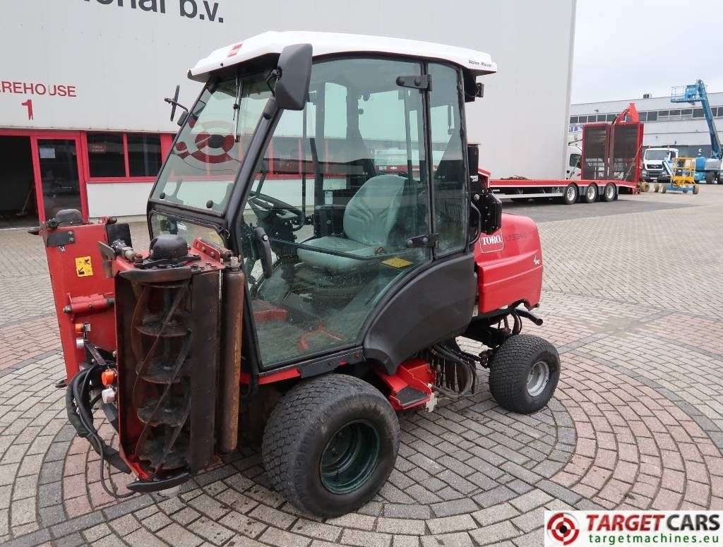 Toro LT3340 3-Gang Hydro 4WD Cylinder Reel Mower - Gräsklippare: bild 2 Toro LT3340 3-Gang Hydro 4WD Cylinder Reel Mower - Gräsklippare: bild 2