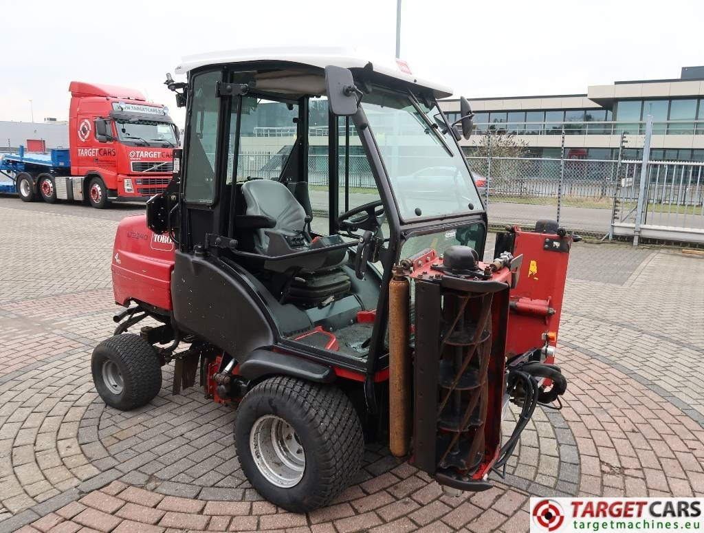 Toro LT3340 3-Gang Hydro 4WD Cylinder Reel Mower - Gräsklippare: bild 5 Toro LT3340 3-Gang Hydro 4WD Cylinder Reel Mower - Gräsklippare: bild 5