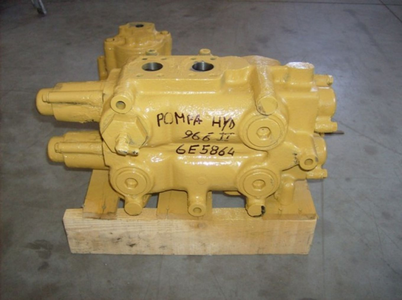 Caterpillar 966F II VALVOLA DISTRIBUTORE - Ventil för Byggmaskiner: bild 2 Caterpillar 966F II VALVOLA DISTRIBUTORE - Ventil för Byggmaskiner: bild 2