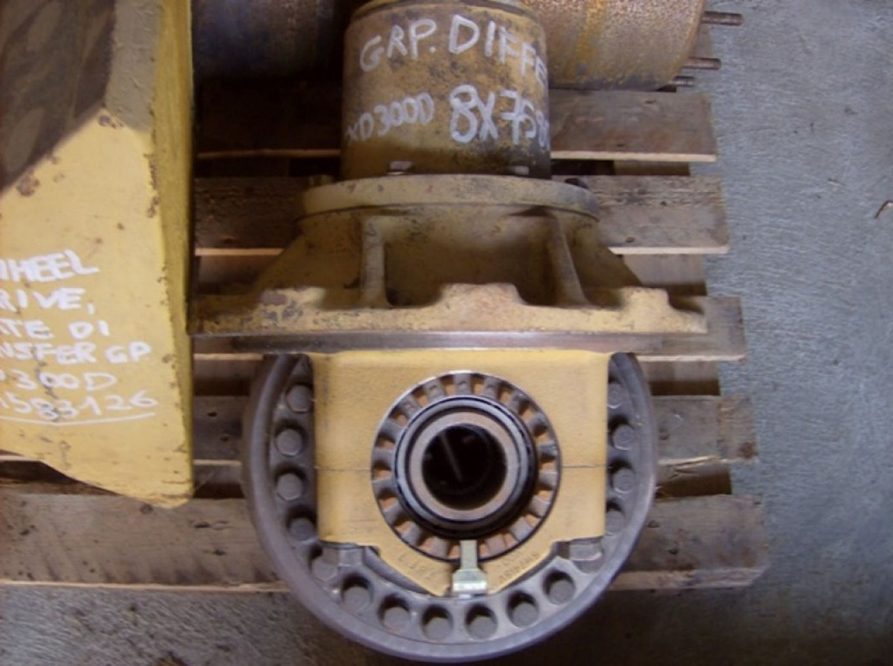 Caterpillar D300D DIFFERENZIALE CON COPPIA CONICA - Differential för Byggmaskiner: bild 2 Caterpillar D300D DIFFERENZIALE CON COPPIA CONICA - Differential för Byggmaskiner: bild 2