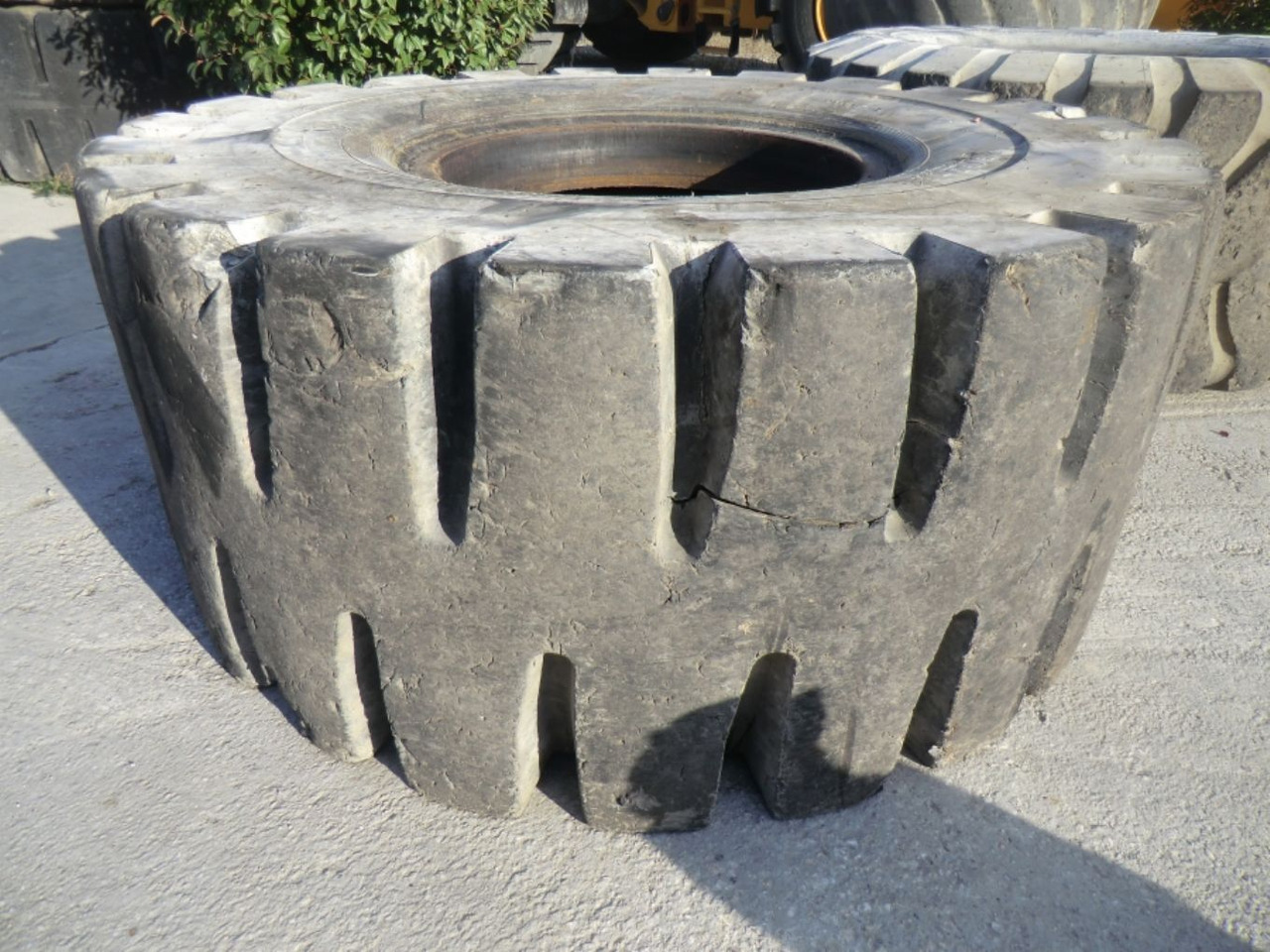 UNITED 35/65-33 L5 Pneumatico misura 35/65-33 L5 passo alto. - Däck för Byggmaskiner: bild 2 UNITED 35/65-33 L5 Pneumatico misura 35/65-33 L5 passo alto. - Däck för Byggmaskiner: bild 2
