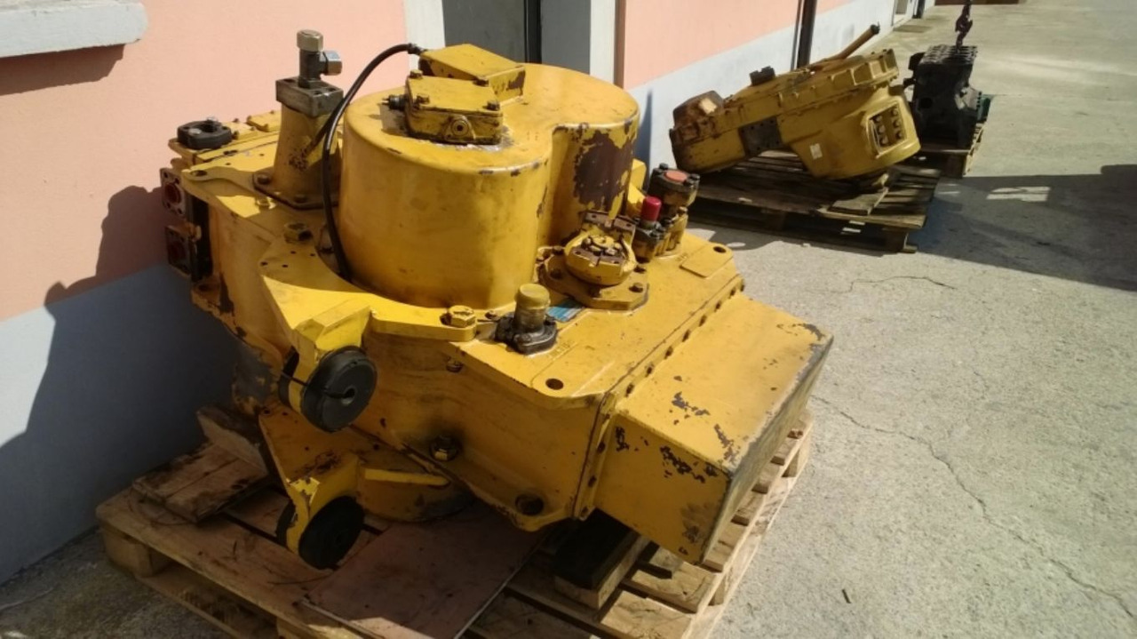 VOLVO L330E Trasmissione revisionata. - Växellåda för Byggmaskiner: bild 2 VOLVO L330E Trasmissione revisionata. - Växellåda för Byggmaskiner: bild 2