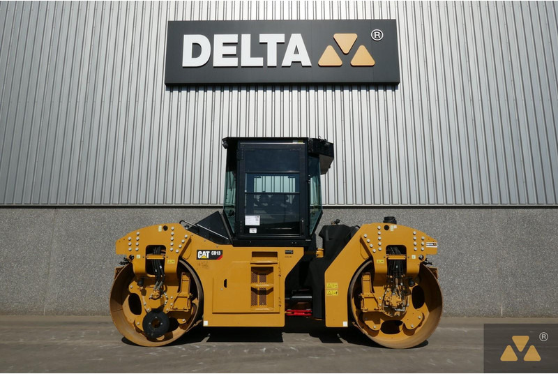 Caterpillar CB13 - Vält: bild 1 Caterpillar CB13 - Vält: bild 1