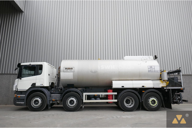 Lastbil Scania P380 8x2: bild 1