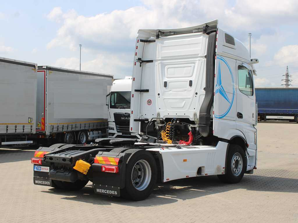 Mercedes-Benz Actros 1851, INDEPENDENT AIR CONDITIONING, RETARDER, EURO 6 - Dragbil: bild 4 Mercedes-Benz Actros 1851, INDEPENDENT AIR CONDITIONING, RETARDER, EURO 6 - Dragbil: bild 4