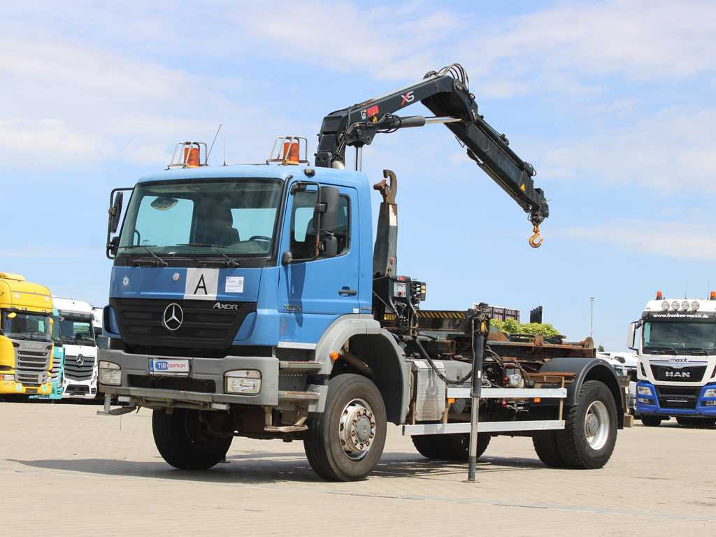 Mercedes-Benz AXOR 1824, HYDRAULIC ARM HIAB 099B-3 DUO, 4x4 - Lastväxlare lastbil, Kranbil: bild 1 Mercedes-Benz AXOR 1824, HYDRAULIC ARM HIAB 099B-3 DUO, 4x4 - Lastväxlare lastbil, Kranbil: bild 1