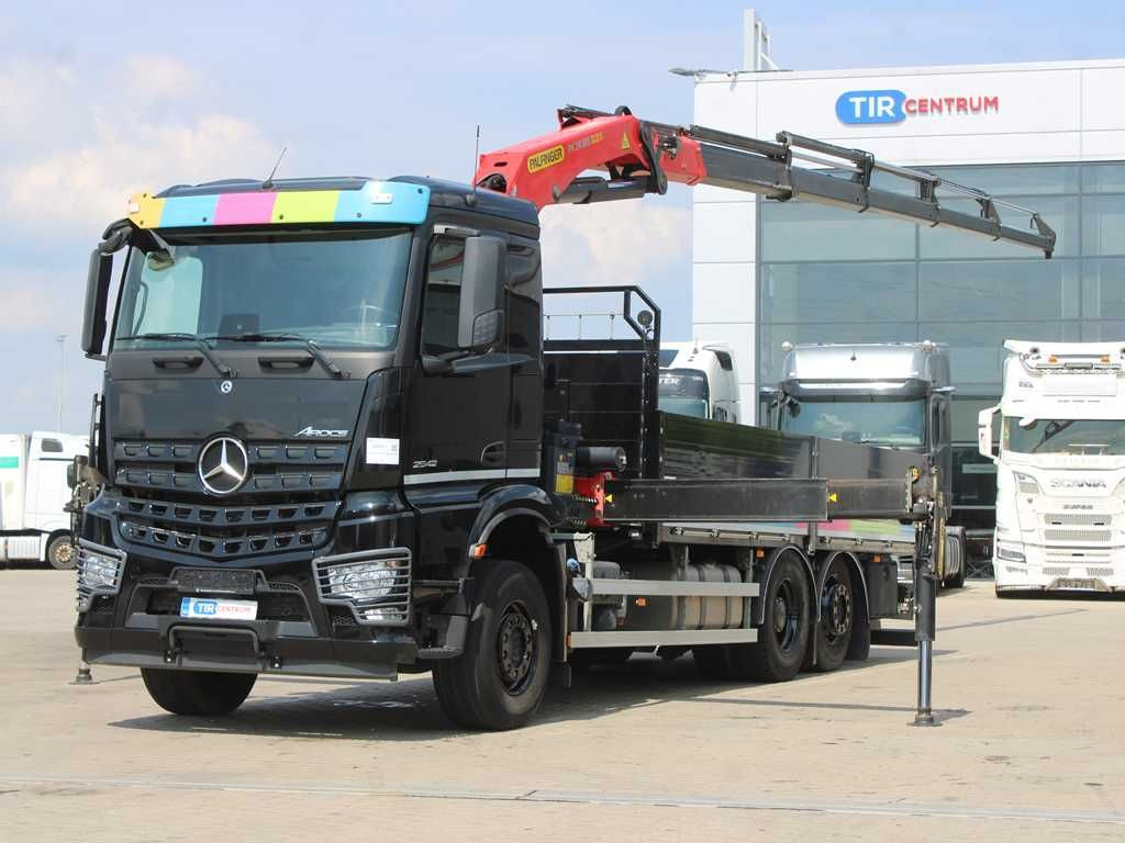 Mercedes-Benz Arocs 2542, 6X2, EURO 6, CAMERA, PALFINGER PK 24 - Flakbil, Kranbil: bild 1 Mercedes-Benz Arocs 2542, 6X2, EURO 6, CAMERA, PALFINGER PK 24 - Flakbil, Kranbil: bild 1