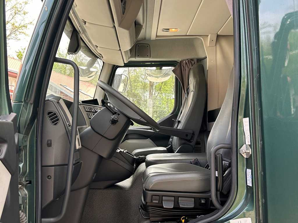 Volvo STX FL, FOR 6 PEOPLE, FOR TRANSPORTING FIVE HORSES, CAMERA, 2X HYDRAULIC FRONT - Övrig maskin: bild 3 Volvo STX FL, FOR 6 PEOPLE, FOR TRANSPORTING FIVE HORSES, CAMERA, 2X HYDRAULIC FRONT - Övrig maskin: bild 3