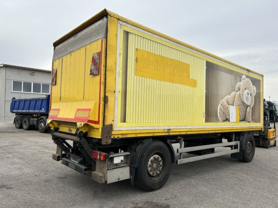 Saxas, Anhängewagen Kofferaufbau mit Hebebühne - Skåpsläp: bild 1 Saxas, Anhängewagen Kofferaufbau mit Hebebühne - Skåpsläp: bild 1