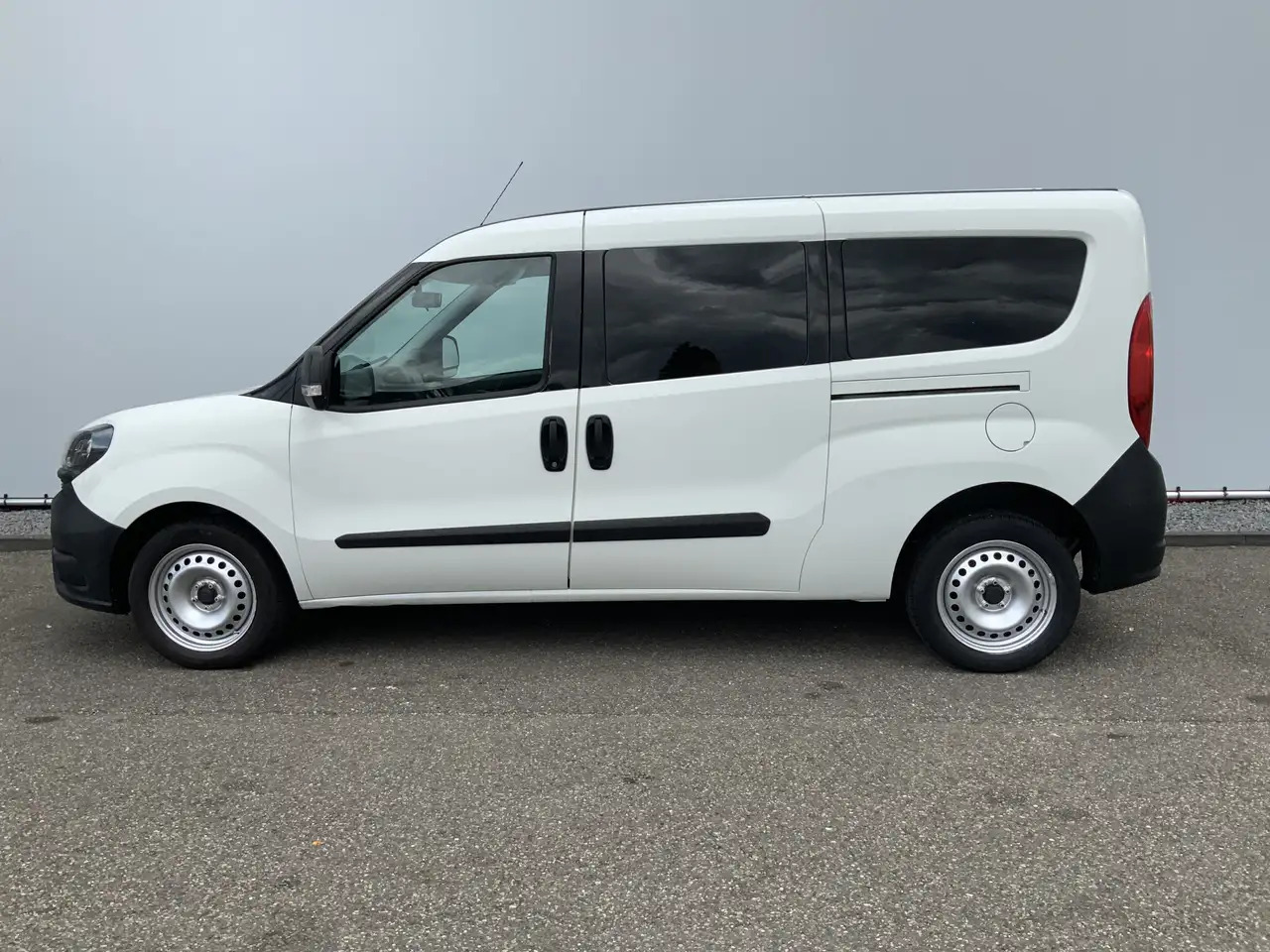 Fiat Doblo Cargo 1.4 L2H1 Maxi Dub Schuifdeuren Euro 6. Benzi - Små skåpbil: bild 3 Fiat Doblo Cargo 1.4 L2H1 Maxi Dub Schuifdeuren Euro 6. Benzi - Små skåpbil: bild 3