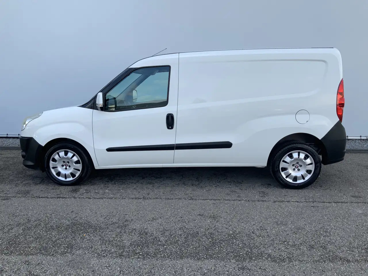 Fiat Doblo Cargo 1.6 MultiJet SX Maxi Airco Trekhaak 1300 kg - Små skåpbil: bild 3 Fiat Doblo Cargo 1.6 MultiJet SX Maxi Airco Trekhaak 1300 kg - Små skåpbil: bild 3