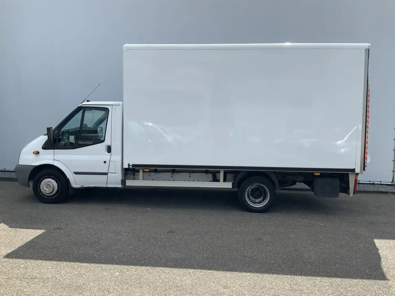 Ford Transit 350L 2.4 TDCI MARGE !!bak&Laadklep &Zijdeur Airco - Volymskåp: bild 3 Ford Transit 350L 2.4 TDCI MARGE !!bak&Laadklep &Zijdeur Airco - Volymskåp: bild 3
