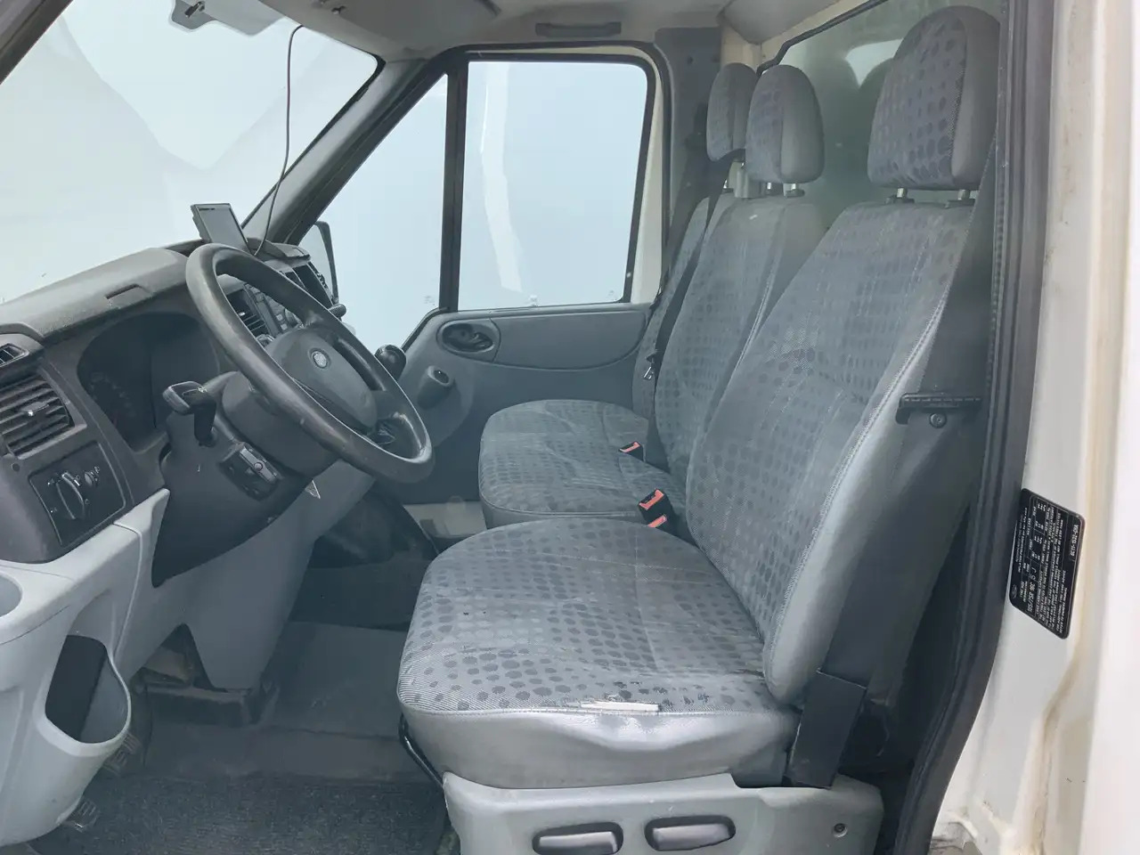 Ford Transit 350L 2.4 TDCI MARGE !!bak&Laadklep &Zijdeur Airco - Volymskåp: bild 4 Ford Transit 350L 2.4 TDCI MARGE !!bak&Laadklep &Zijdeur Airco - Volymskåp: bild 4