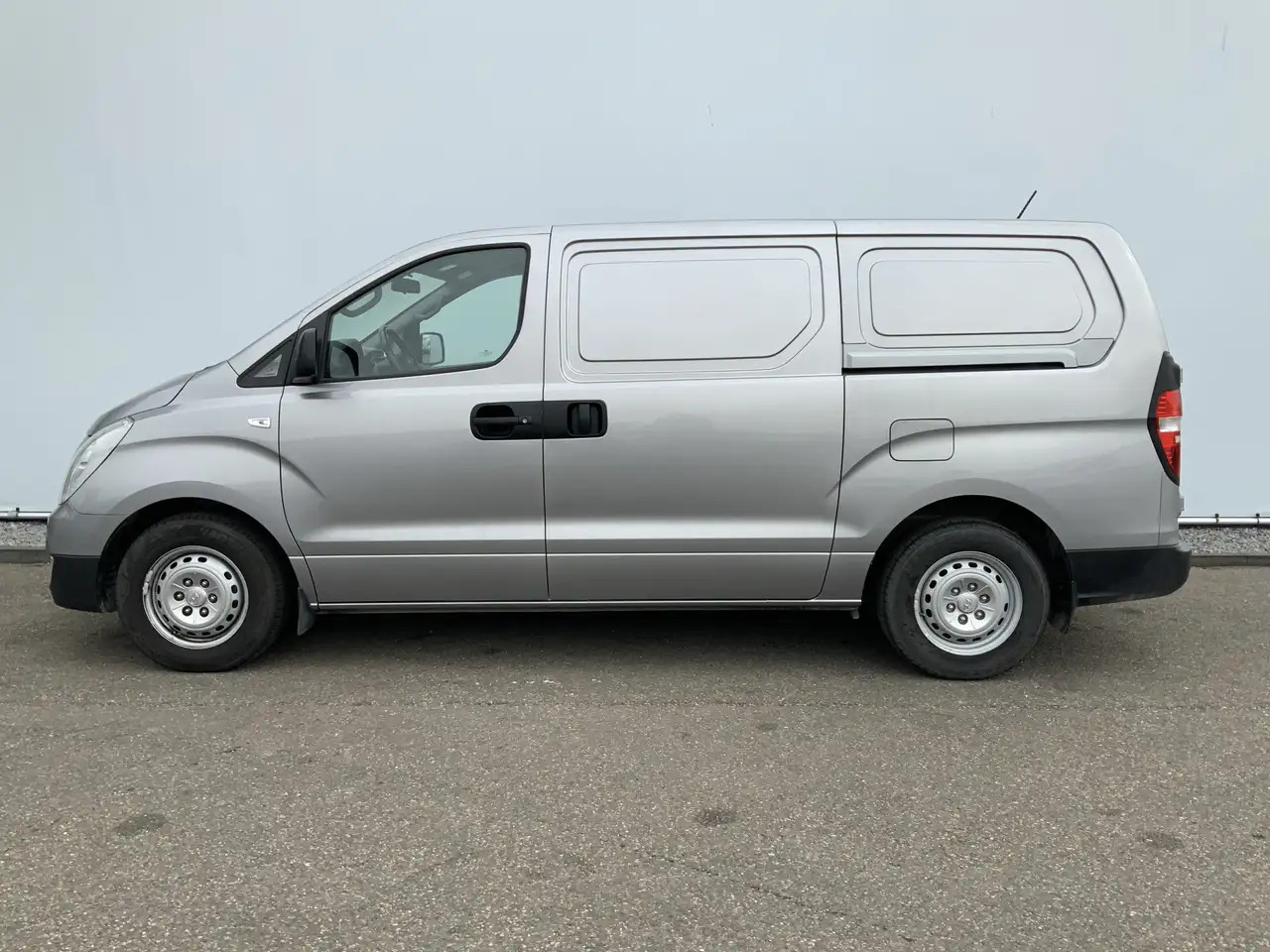 Hyundai H 300 2.5 CRDi Dynamic Airco Cruise 3 Zits Trekhaak 2300 - Skåpbil: bild 3 Hyundai H 300 2.5 CRDi Dynamic Airco Cruise 3 Zits Trekhaak 2300 - Skåpbil: bild 3