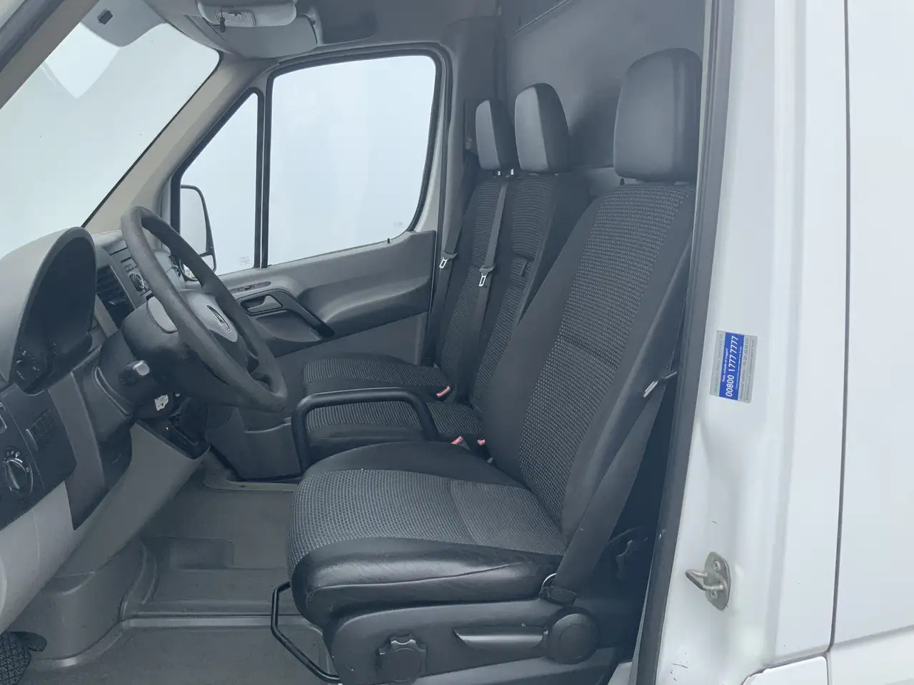 Mercedes-Benz 311 2.2 CDI 325 HDSprinter L2H1 Automaat 3 Zits Ai - Skåpbil: bild 4 Mercedes-Benz 311 2.2 CDI 325 HDSprinter L2H1 Automaat 3 Zits Ai - Skåpbil: bild 4