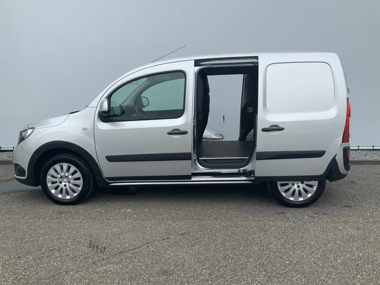 Mercedes-Benz Citan 109 CDI BlueEFFICIENCY Airco Dub Schuifdeur Cruise - Små skåpbil: bild 4 Mercedes-Benz Citan 109 CDI BlueEFFICIENCY Airco Dub Schuifdeur Cruise - Små skåpbil: bild 4