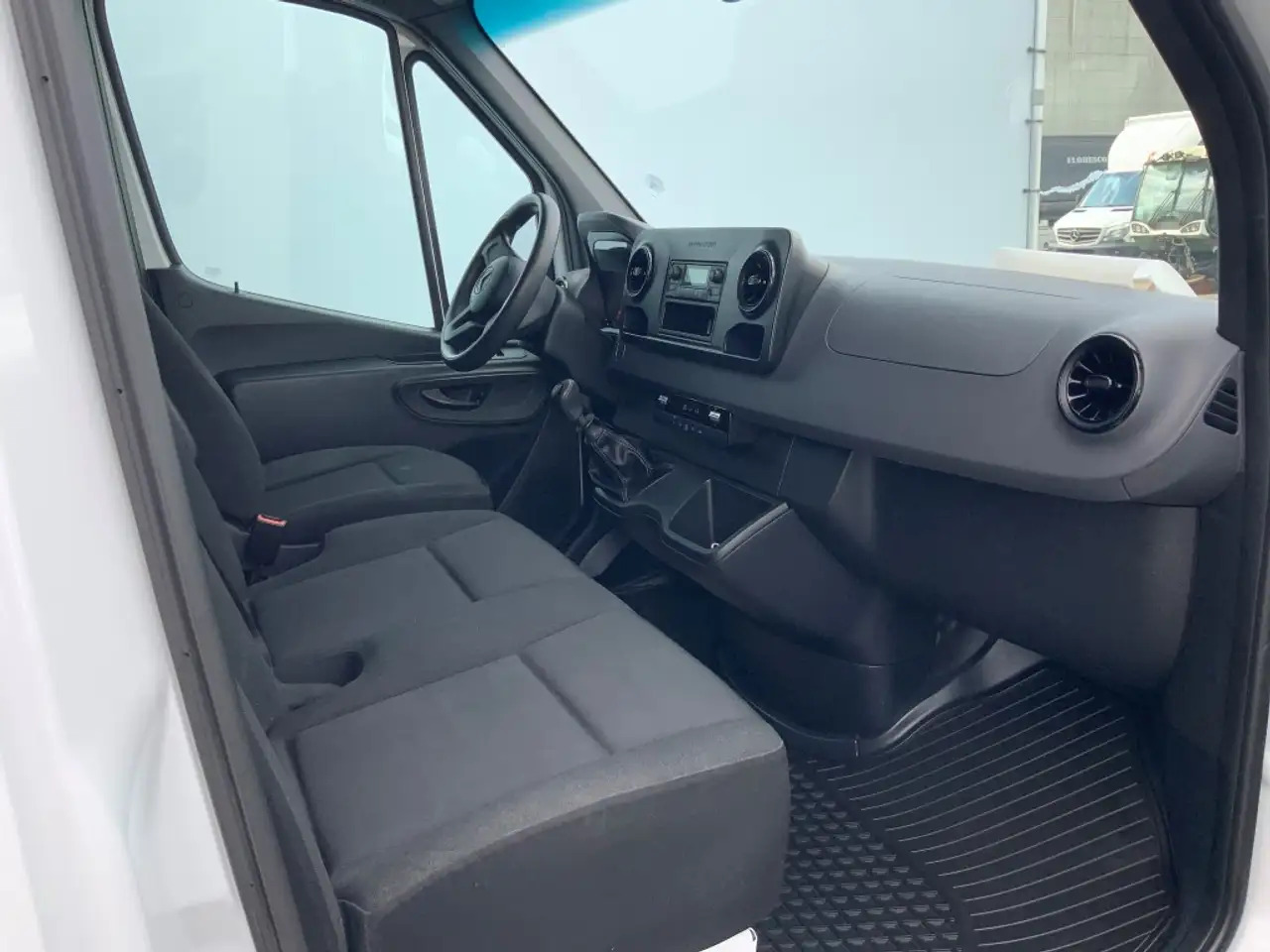 Mercedes-Benz Sprinter 314 2.2 CDI 366 L2H2 Airco 3 Zits Euro 6 - Skåpbil: bild 4 Mercedes-Benz Sprinter 314 2.2 CDI 366 L2H2 Airco 3 Zits Euro 6 - Skåpbil: bild 4