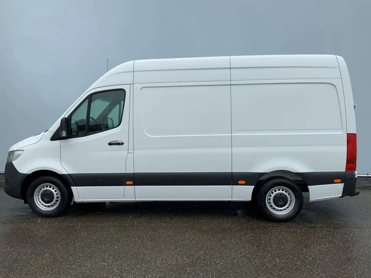Mercedes-Benz Sprinter 316 2.2 CDI 366 L2 H2 Airco 2 Zits Euro 6 - Skåpbil: bild 4 Mercedes-Benz Sprinter 316 2.2 CDI 366 L2 H2 Airco 2 Zits Euro 6 - Skåpbil: bild 4
