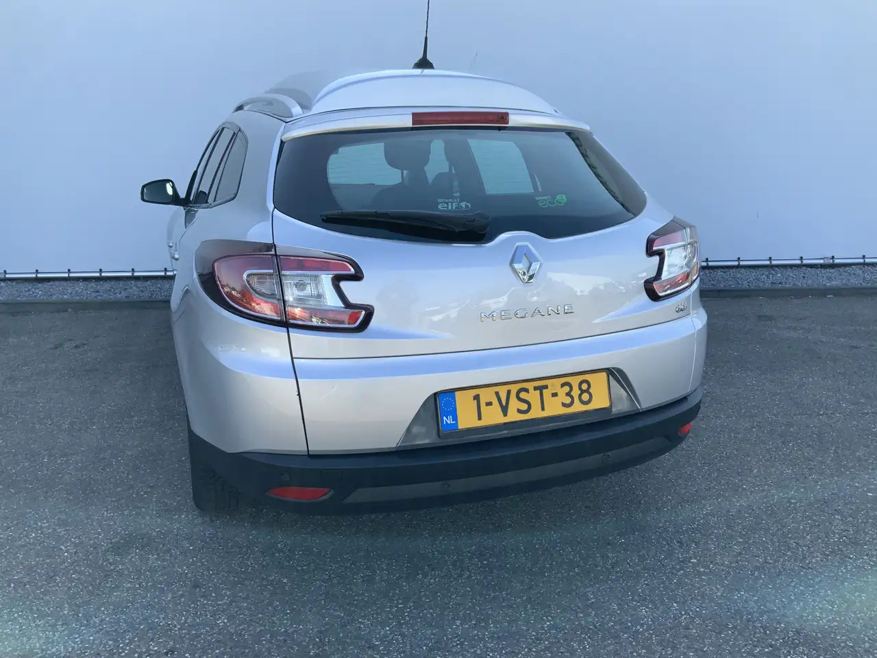 Renault Megane 1.5 dCi Expression Airco Navi Grijs Kenteken Euro - Personbil: bild 2 Renault Megane 1.5 dCi Expression Airco Navi Grijs Kenteken Euro - Personbil: bild 2