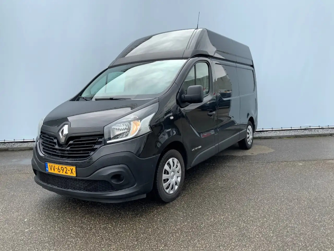 Renault Trafic 1.6 dCi T29 L2H2 Comfort Energy Airco Cruise 3 Zit - Skåpbil: bild 1 Renault Trafic 1.6 dCi T29 L2H2 Comfort Energy Airco Cruise 3 Zit - Skåpbil: bild 1