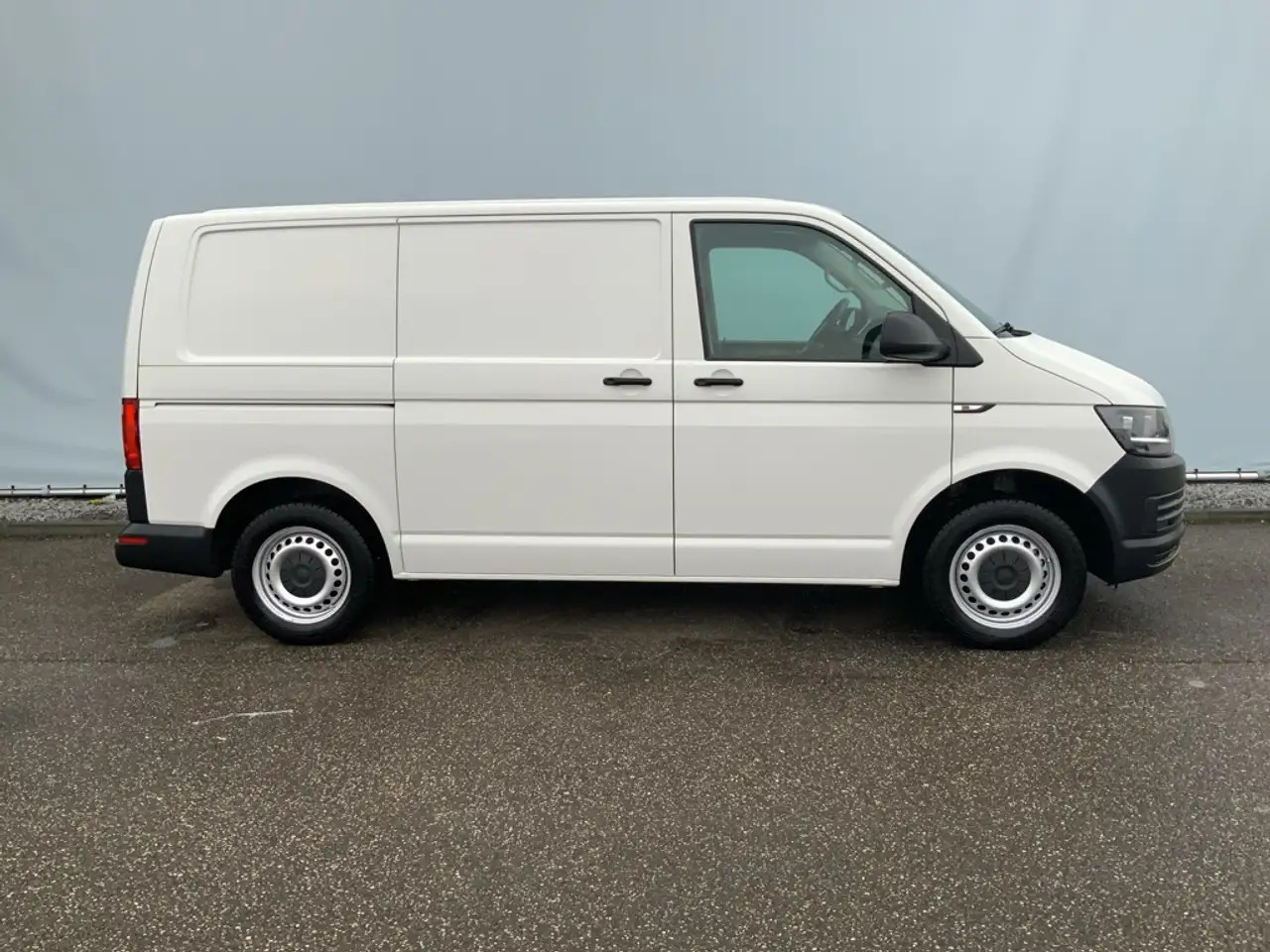 Volkswagen T6 Transporter 2.0 TDI L1H1 Comfortline Airco Navi Trekhaak 2200 - Skåpbil: bild 4 Volkswagen T6 Transporter 2.0 TDI L1H1 Comfortline Airco Navi Trekhaak 2200 - Skåpbil: bild 4