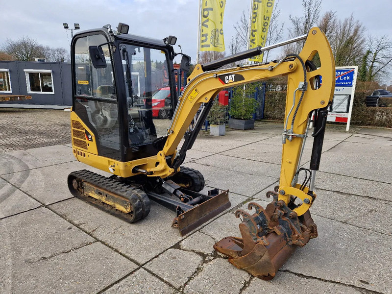 Caterpillar 301.7D with low hours! - Minigrävmaskin: bild 2 Caterpillar 301.7D with low hours! - Minigrävmaskin: bild 2