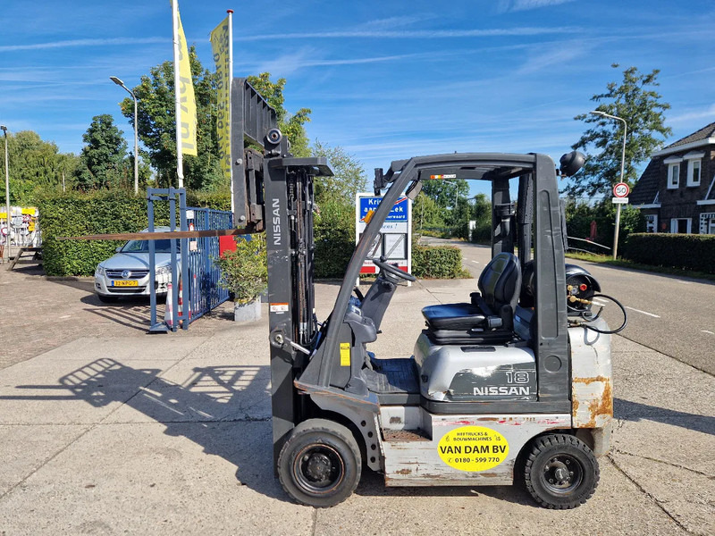 Nissan 1800 kg. LPG met keuring - Gasoltruck: bild 1 Nissan 1800 kg. LPG met keuring - Gasoltruck: bild 1
